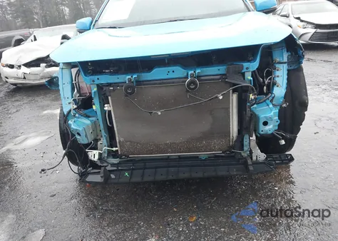 2019 Toyota Rav4 Xle z USA, uszkodzony, nr VIN 2T3P1RFV5KW038227